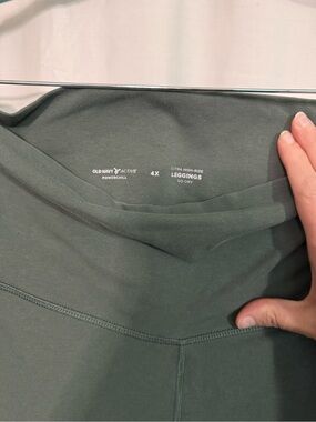 Old Navy Olive Green High-Waist Active Leggings